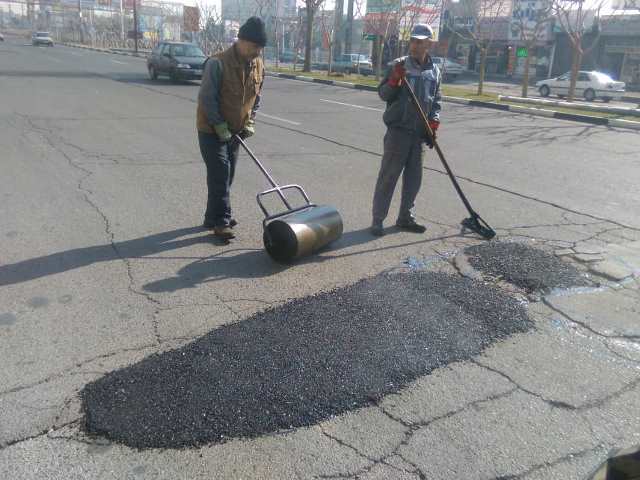 گوشه ای از فعالیت های عمران خدماتی (واحد امانی ) منطقه یک