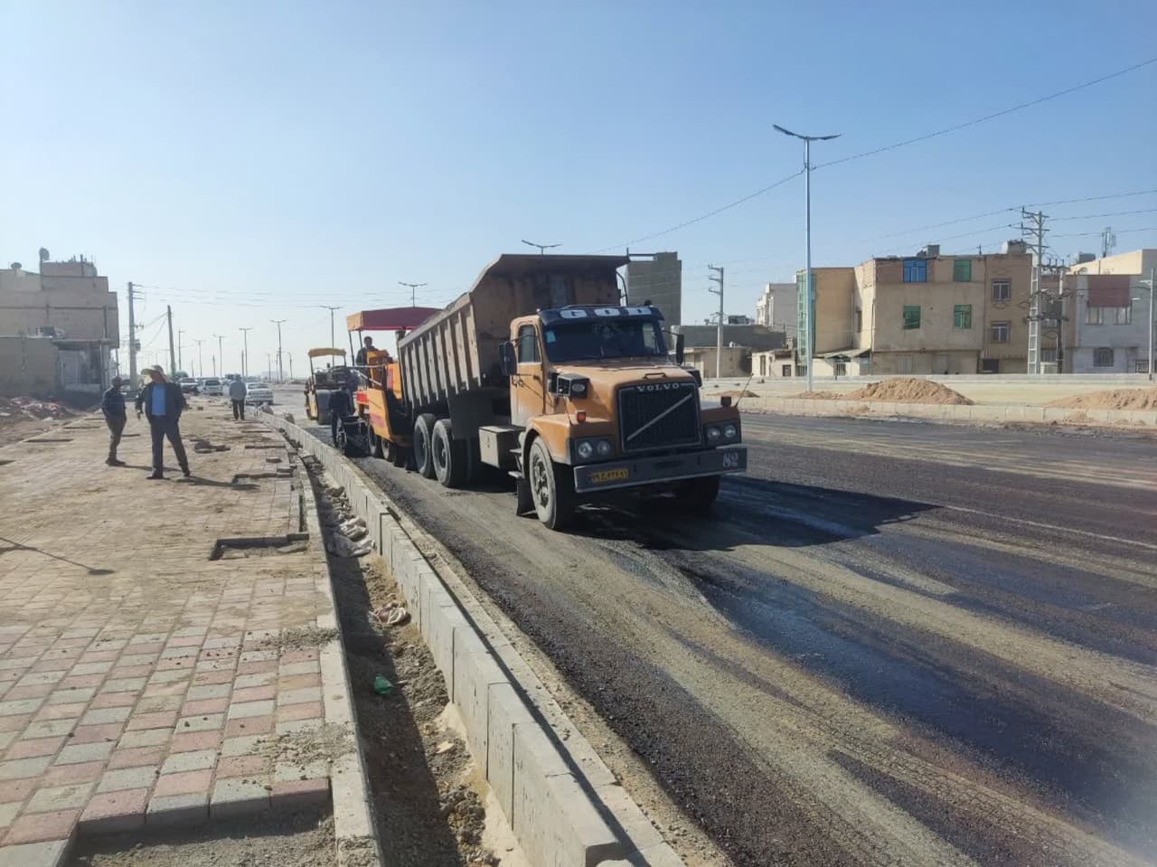 ادامه عملیات روکش مکانیزه آسفالت در کمربند شمالی و باز گشایی به سمت  محله چیچکلو و خیابان کاشانی