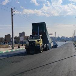 عملیات اصلاح و روکش نهایی مکانیزه آسفالت در فاز 2 کمربند شمالی